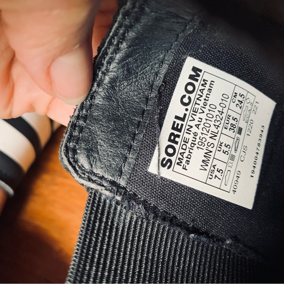 Sorel Leather Chelsea Boots - Picture 6 of 6